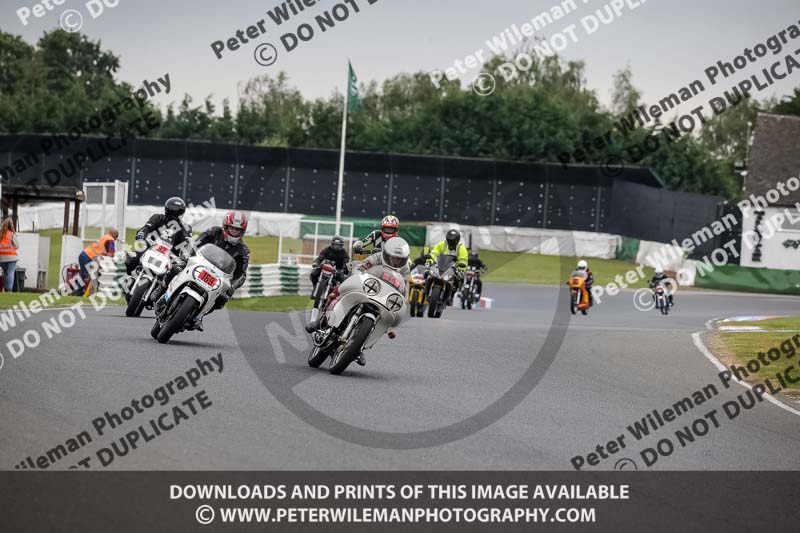 Vintage motorcycle club;eventdigitalimages;mallory park;mallory park trackday photographs;no limits trackdays;peter wileman photography;trackday digital images;trackday photos;vmcc festival 1000 bikes photographs